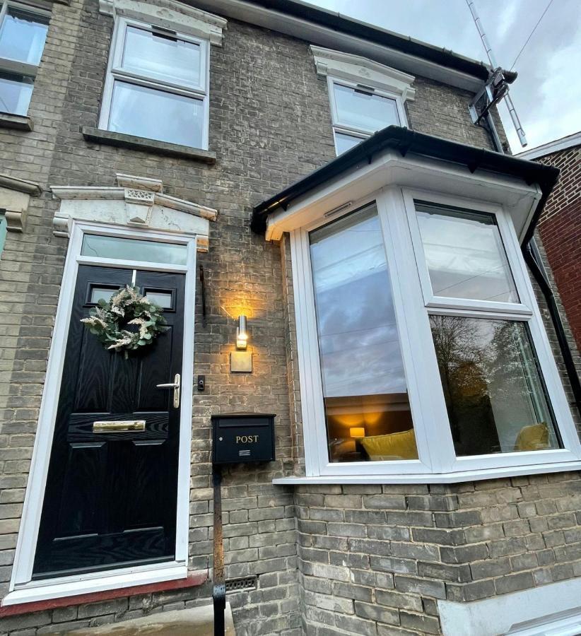 Luxurious Victorian Villa With Parking Sleeps Six Bury St. Edmunds Zewnętrze zdjęcie